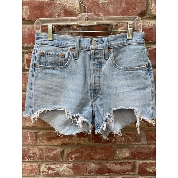 Levi's Denim Shorts Women's 26 Light Blue 501 Premium Button Fly‎ Cutoff Cotton - Picture 2 of 7